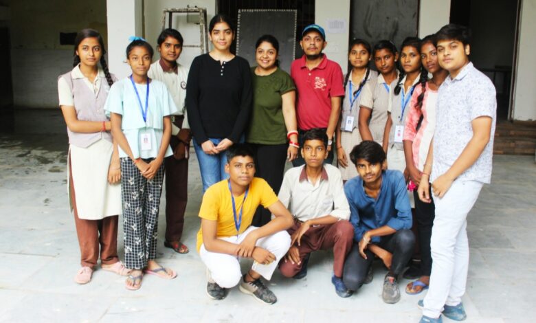 विवेकानंद यूथ अवार्डी मशहूर युवा अंग्रेजी लेखिका इशिका बंसल ने एक पहल में लगाई सृजन की पाठशाला