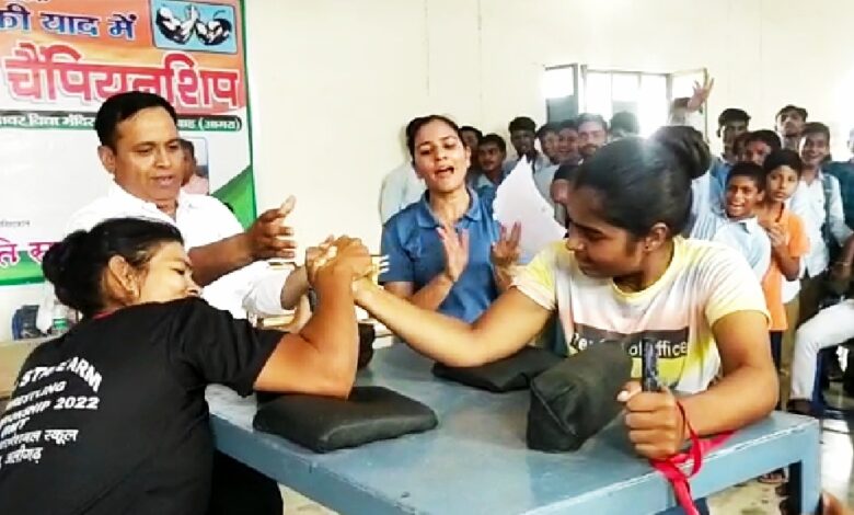 बाह में पंजा कुश्ती प्रतियोगिता सम्पन्न भिंड के खिलाड़ियों का जलवा ,आगरा भी कम नहीं फोटो