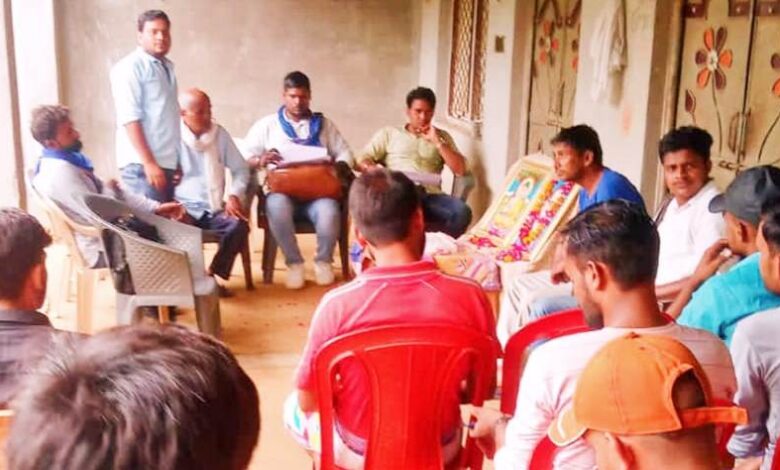 Etawah News: Door to door membership campaign made people the primary members of the party