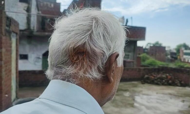 Etawah News: The general public is suffering due to the terror of monkeys