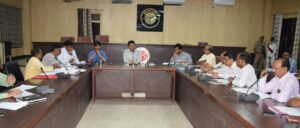 Prayagraj News :जिलाधिकारी की अध्यक्षता में विकास कार्यों के 37 बिंदुओं के प्रगति की समीक्षा बैठक सम्पन्न