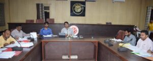Prayagraj News : जिलाधिकारी ने निर्माण कार्यों की समीक्षा की