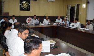 Prayagraj News : जिलाधिकारी की अध्यक्षता में कर-करेत्तर की समीक्षा बैठक सम्पन्न