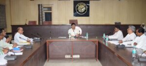 Prayagraj News : जिलाधिकारी की अध्यक्षता में बाल कल्याण समिति की बैठक संपन्न