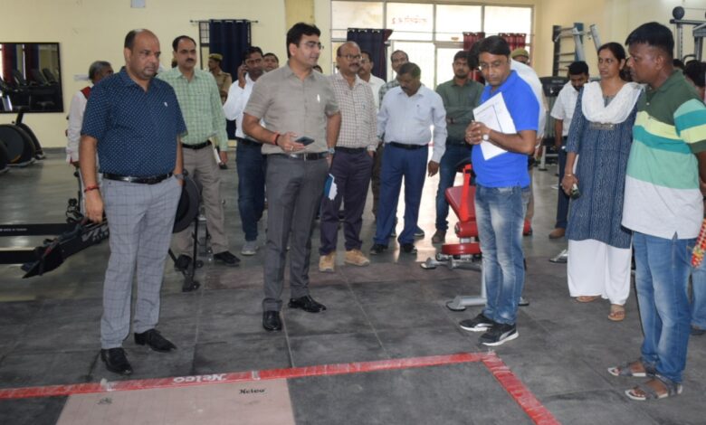 Prayagraj News: जिलाधिकारी ने म्योहाल क्रीड़ा संकुल पहुंचकर चल रही तैयारियों का किया स्थलीय निरीक्षण, दिए आवश्यक दिशाा-निर्देश