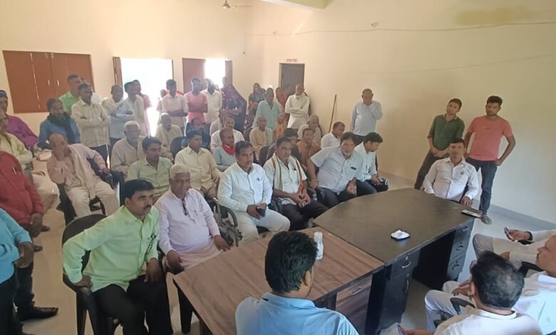 जनपद अंबेडकरनगर न्यूज़ : बाढ़ पीड़ित क्षेत्र का किया दौरा लोगों को हर संभव मदद करने का दिया आश्वासन मौजूदा सपा विधायक त्रिभुवन दत्त