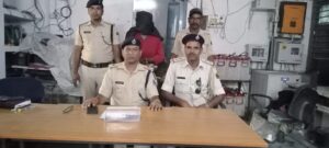 Bihar news कोढ़ा गिरोह का अपराधी देशी कट्टा व गोली के साथ गिरफ्तार