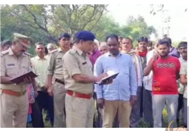 अंबेडकरनगर न्यूज : अम्बेडकरनगर युवक कल देर शाम घर से निकला पेड़ से लटका मिला युवक का शव परिजनों का रो रो कर बुरा हाल