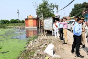Prayagraj News :डेंगू नियंत्रण एवं एंटी लारवा छिड़काव अभियान का संचालन ठीक से ना किए जाने पर नगर आयुक्त को जोन 5 के जोनल अधिकारी से स्पष्टीकरण प्राप्त करने के निर्देश