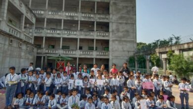 Agra News: विद्यार्थियों संग शिक्षक शिक्षिकाओं ने मनाया प्रकाश पर्व