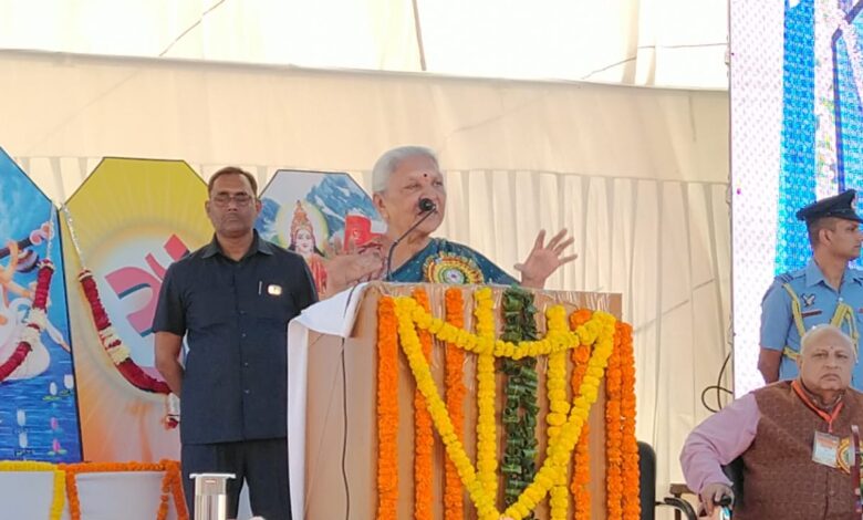 Prayagraj News मा0 राज्यपाल महोदया विद्या भारती द्वारा आयोजित तीन दिवसीय अखिल भारतीय संस्कृति महोत्सव में मुख्य अतिथि के रूप में सम्मिलित हुईं