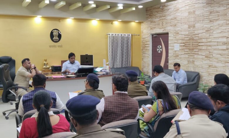 Bihar news-एसडीओ और एसडीपीओ पकड़ी गई गाड़ियों का थाना पर जाकर भौतिक रूप से सत्यापन करें- जिलाधिकारी