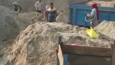 Bihar News भैरोगंज में बालू खनन को रोकथाम को ले ग्रामीणों ने वरीय अधिकारियों को दिया आवेदन