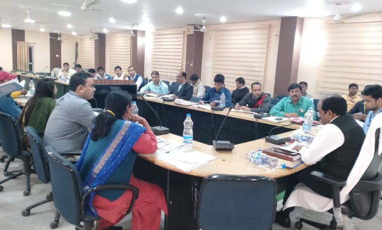 Bihar News-आज दिनांक 21 नवंबर 2022 को जिलाधिकारी महोदय श्री यशपाल मीणा के आदेश पर उप विकास आयुक्त श्री चित्रगुप्त कुमार के अध्यक्षता में बैठक आयोजित हुआ