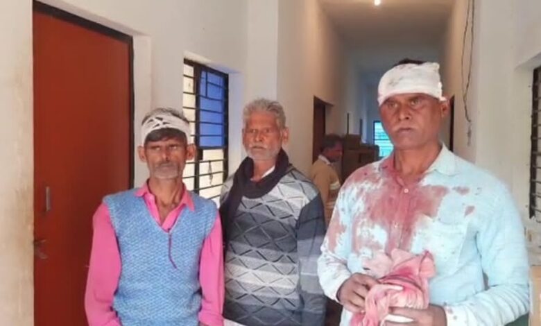 Ambedkar Nagar News: 5 people injured in a fight between two sides over a road dispute