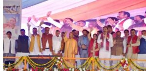 आगरा के मुस्लिम लोगो ने किया मुख्यमंत्री का बड़े धूम-धाम से स्वागत