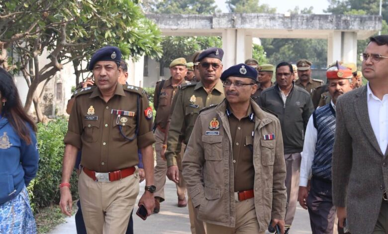 Etawah News: Polling parties leave for Mainpuri by-election