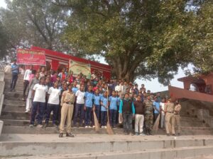 Varanasi News :जगतपुर इंटर कॉलेज वाराणसी के कैडेटों द्वारा दरेखू स्थित तालाब की सफाई