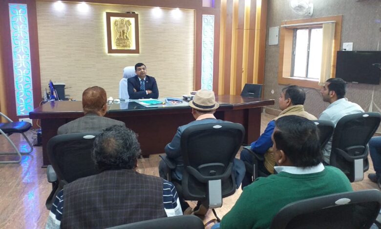 Bihar. News क्रॉनिक डिजिज, बच्चों एवं गर्भवती महिलाओं के ईलाज एवं देखभाल की करें समुचित व्यवस्था : जिलाधिकारी