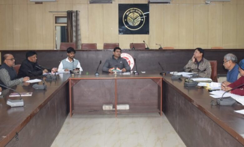 Prayagraj News : जिलाधिकारी ने जल जीवन मिशन योजना के तहत हर घर नल योजना के कार्यों की प्रगति की समीक्षा की