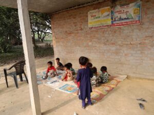 Bihar News-रत्नाकर धर्मपुर पंचायत के आंगनबाड़ी केन्द्र संख्या। 124. पर बच्चों की कुल उपस्थिति मात्र 14. थी