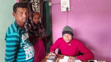 Bihar News-पीडीएस दूकानदार बिपिन कुमार सिह कार्ड धारको सही ढंग से राशन वितरण किया