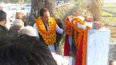 अम्बेडकर नगर न्यूज : आर०सी०सी० रोड का सपा आलापुर विधायक त्रिभुवन दत्त ने फीता काटकर किया उद्घाटन