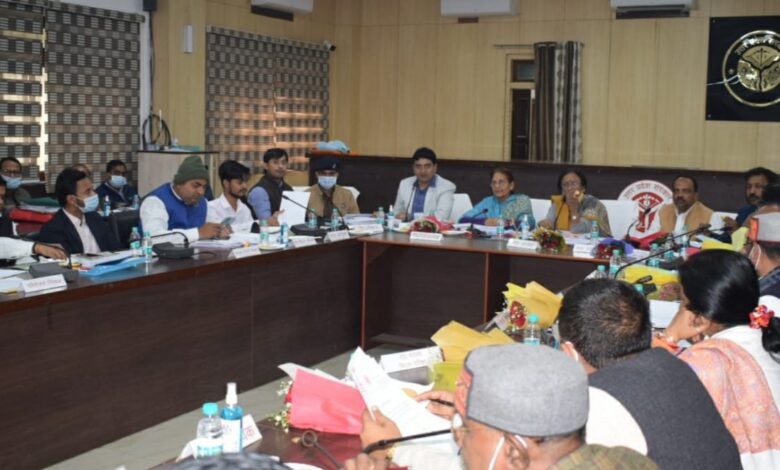 Prayagraj News: District Development Coordination and Monitoring Committee (Disha) meeting chaired by Hon'ble MP Prof. Rita Bahuguna Joshi and co-chaired by Hon'ble MP Phulpur and Hon'ble MP Bhadohi