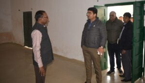 Prayaagraj News : जिलाधिकारी ने मुण्डेरा मण्डी में बनाये गये जैविक बाजार का किया निरीक्षण, दिए आवश्यक दिशा-निर्देश 