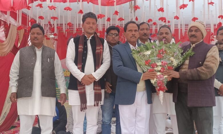 Ambedkar Nagar News- सपा कार्यकर्ताओं ने बहुत ही धूमधाम से आयोजित किया स्वागत सम्मान समारोह कार्यक्रम