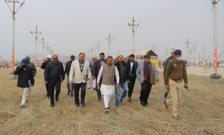Prayagraj News :मा0 राज्यमंत्री ने पीडब्लूडी विभाग के द्वारा माघ मेला क्षेत्र में कराये गये कार्यों का किया निरीक्षण