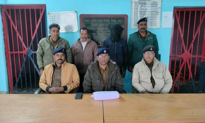 Bihar News स्टेट बैंक मलाही शाखा डकैती कांड का मास्टरमाइंड शातिर लुटेरा गिरफ्तार