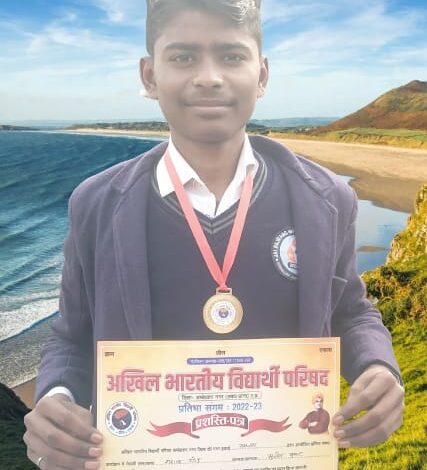 अम्बेडकर नगर न्यूज : इंटर कॉलेज द्वारा मेधावियों छात्र छात्राओं को गोल्ड मेडल एवं प्रशस्ति पत्र देकर किया सम्मानित 