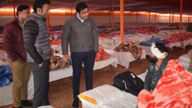 Prayaagraj News : जिलाधिकारी एवं मेलाधिकारी ने मेला क्षेत्र का किया निरीक्षण