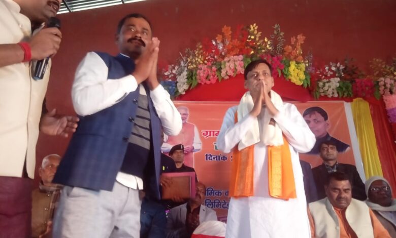 Bihar News--केन्द्रीय गृह राज्यमंत्री नित्या नंद राय ने लाभार्थी संवाद में कई जगह केंद्र योजनाओं की जानकारी दी