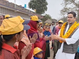Bihar News : गोपालगंज में प्रशांत किशोर की जनता से अपील - सिर्फ लालू-नीतीश को वोट करेंगे तो गरीबी और भूखमरी कैसे दूर होगी