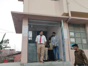 Bihar News--इंटरमीडिएट परीक्षा के पहले दिन जिलाधिकारी यशपाल मीणा के द्वारा हाजीपुर, महुआ एवं महनार अनुमंडल के विभिन्न परीक्षा केंद्रों का निरीक्षण किया गया