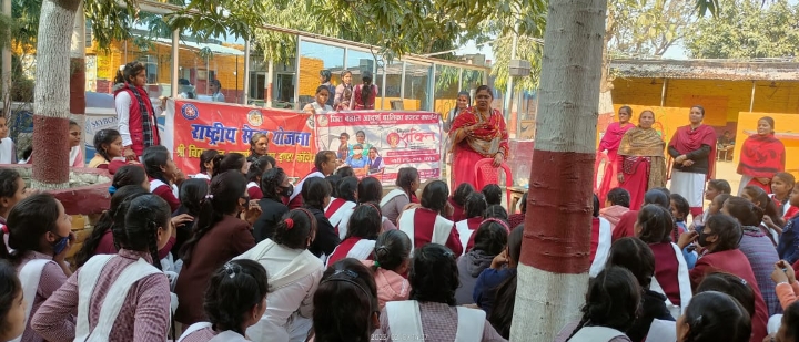 अम्बेडकर नगर न्यूज : सात दिवसीय राष्ट्रीय सेवा योजना के षष्ठम दिवस पर विशेष शिविर आयोजन विद्यालय के छात्र छात्राओं ने बढ़ चढ़कर हिस्सा लिया