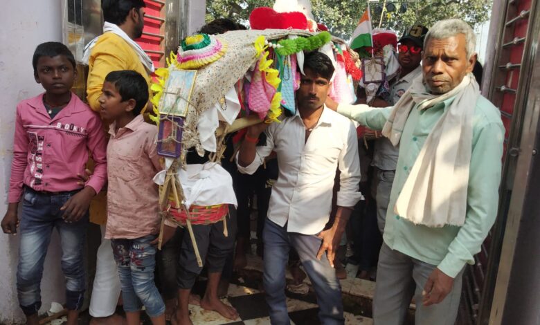 Agra News: बम बम भोले के जयघोष से गूंजा बटेश्वर