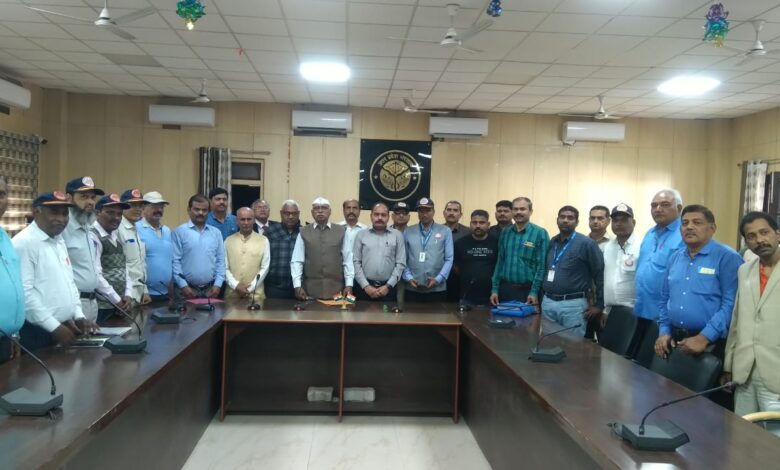 Prayagraj News :सैनिकों, पूर्व सैनिकों व वीर नारियों की समस्या समाधान हेतु जिला सैनिक बंधु की बैठक संगम सभागार में हुई संपन्न