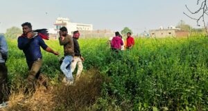 थाना जगदीशपूरा क्षेत्र के अवधपुरी चौकी के कलवारी गाँव में सरसो के खेत मे मिला अज्ञात युवक का शव   