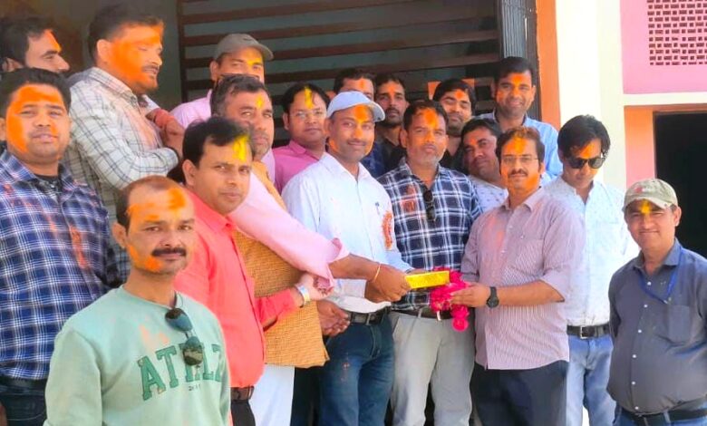 Etawah News: Annual review meeting of National Educational Federation organized along with Holi Milan ceremony
