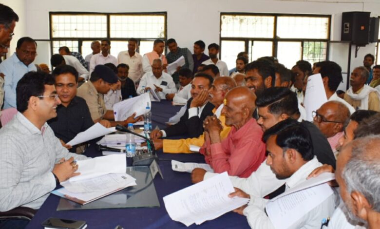Prayagraj News :जन-शिकायतों के निस्तारण में किसी भी प्रकार की लापरवाही या उदासीनता क्षम्य नहीं