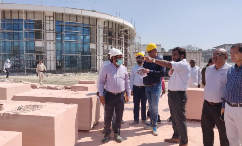 Bihar News : जिलाधिकारी ने वैशालीगढ़ में निर्माणाधीन बुद्ध सम्यक दर्शन संग्रहालय एवं बुद्ध स्मृति स्तूप का पुनः निरीक्षण किया
