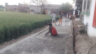 अम्बेडकर नगर न्यूज : अभी हाल ही में पैमाइश करवाने पर करीब 4 बिस्वा से ज्यादा जोते हुए हैं चकरोड एवं आबादी की जमीन
