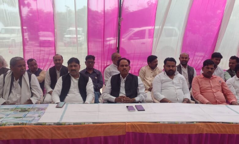 अम्बेडकर नगर न्यूज : आगामी चुनाव नगर पंचायत को लेकर हुई सपा कार्यलय पर बैठक कार्यक्रम के मुख्य अतिथि सपा विधायक आलापुर त्रिभुवन दत्त मौजूद रहे