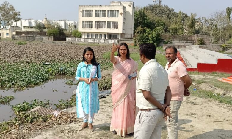 Bihar News ऐतिहासिक सागर पोखरा व एमजेके कॉलेज परिसर नाले का गंदा पानी बहने पर लगेगी कारगर रोक:गरिमा