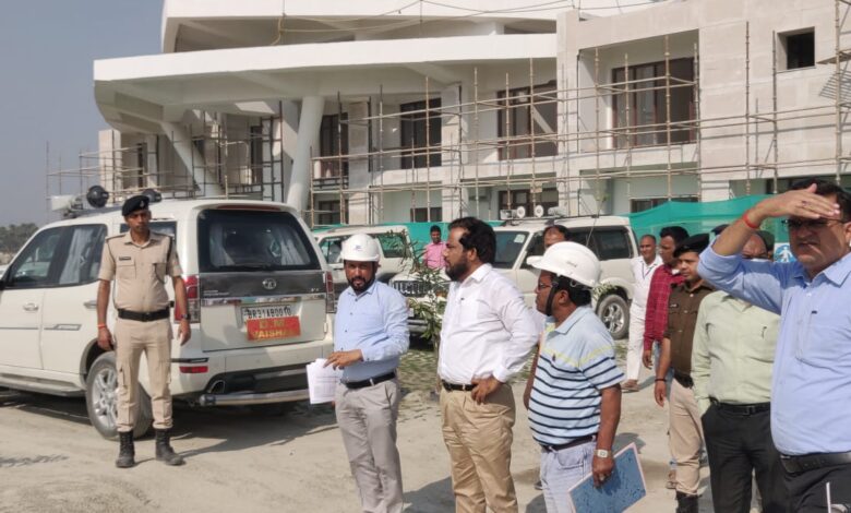 Bihar News-जिलाधिकारी ने वैशालीगढ़ में निर्माणाधीन बुद्ध सम्यक दर्शन संग्रहालय एवं बुद्ध स्मृति स्तूप का पुनः निरीक्षण किया