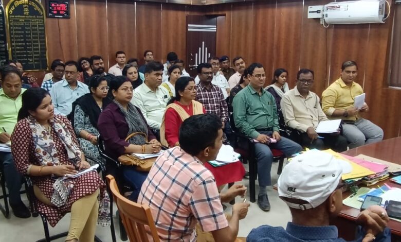 Bihar News-उप विकास आयुक्त ने की बिहार दिवस आयोजन के तैयारियों की समीक्षा