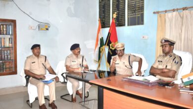 Bihar News पुलिस कार्यालय में बैठक के दरम्यान डीआईजी जयंतकांत ने आगामी पर्व को लेकर दिया निर्देश